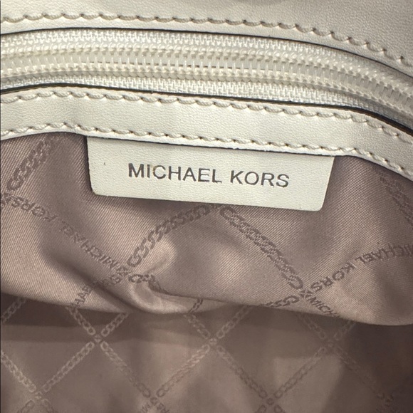 EUC! MICHAEL KORS Marilyn Medium Saffiano Leather Satchel - Picture 11 of 16